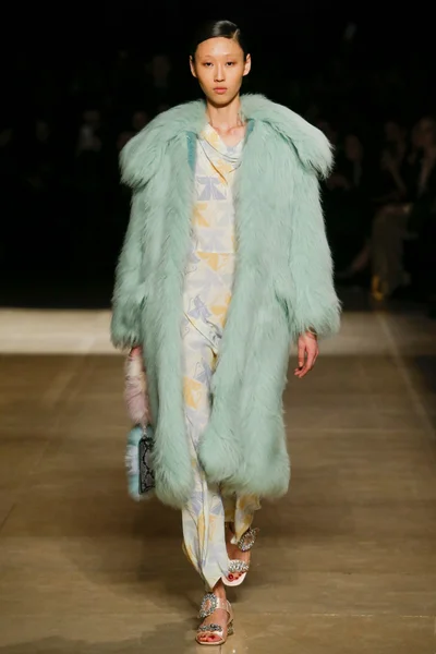 Look 40